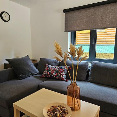 זבליאק Black Lake Chalet מראה חיצוני תמונה