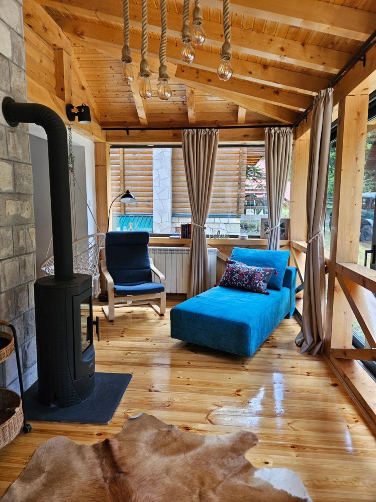 זבליאק Black Lake Chalet מראה חיצוני תמונה