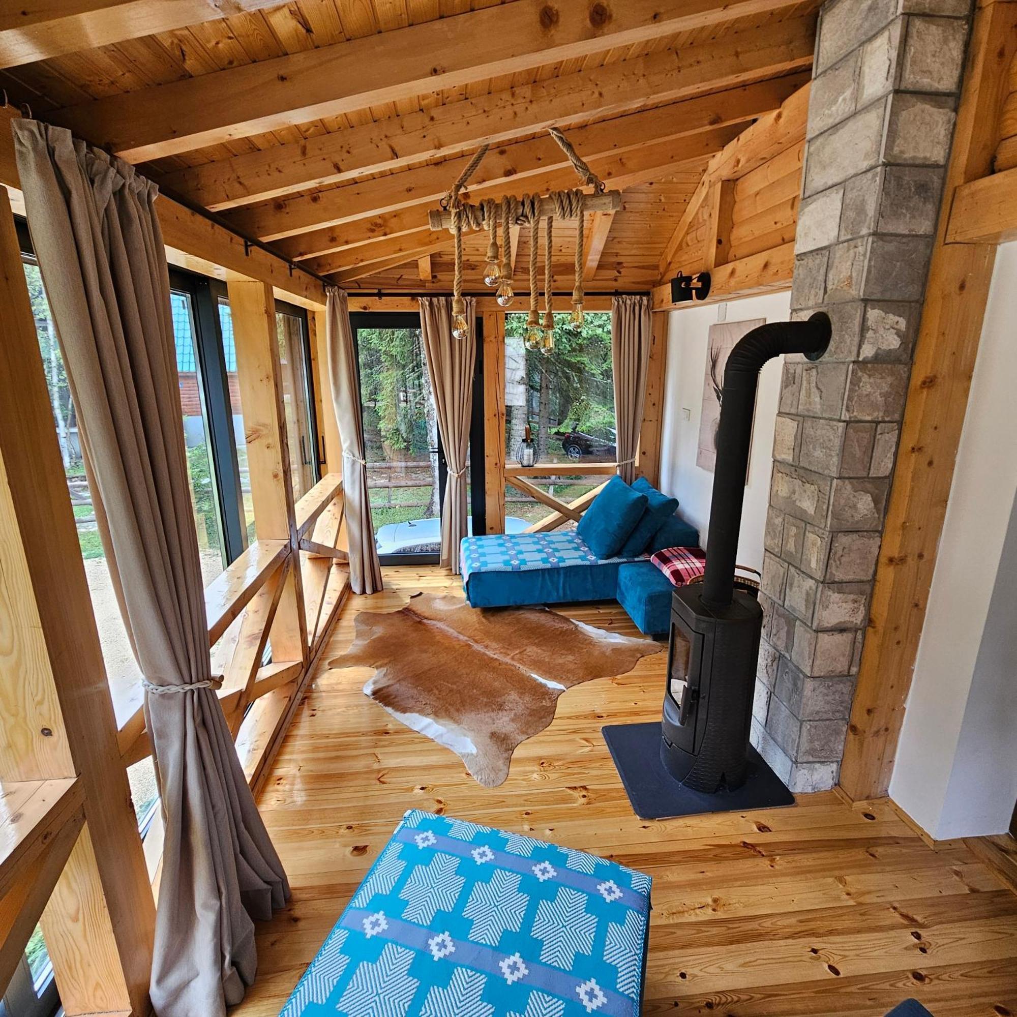 זבליאק Black Lake Chalet מראה חיצוני תמונה
