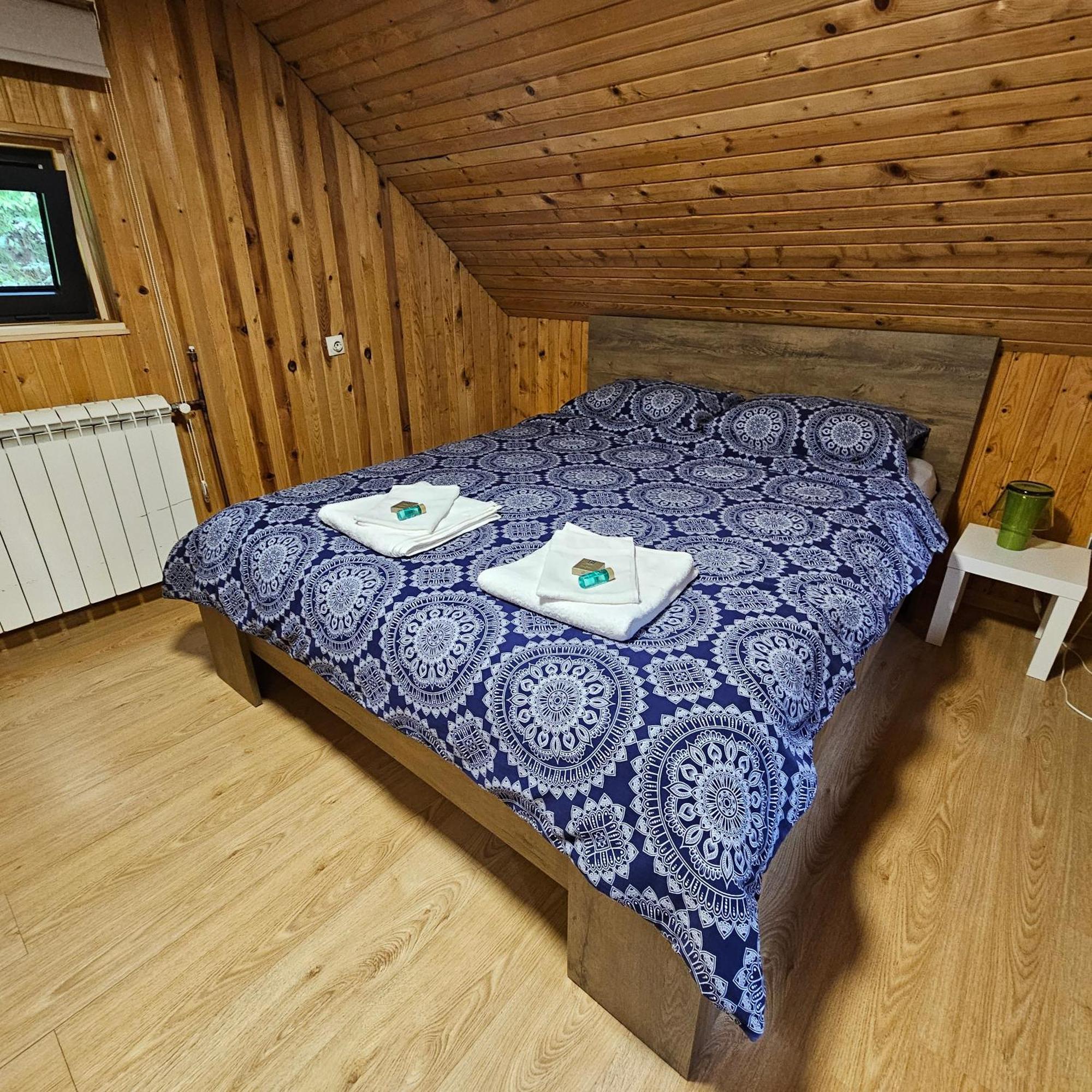 זבליאק Black Lake Chalet מראה חיצוני תמונה