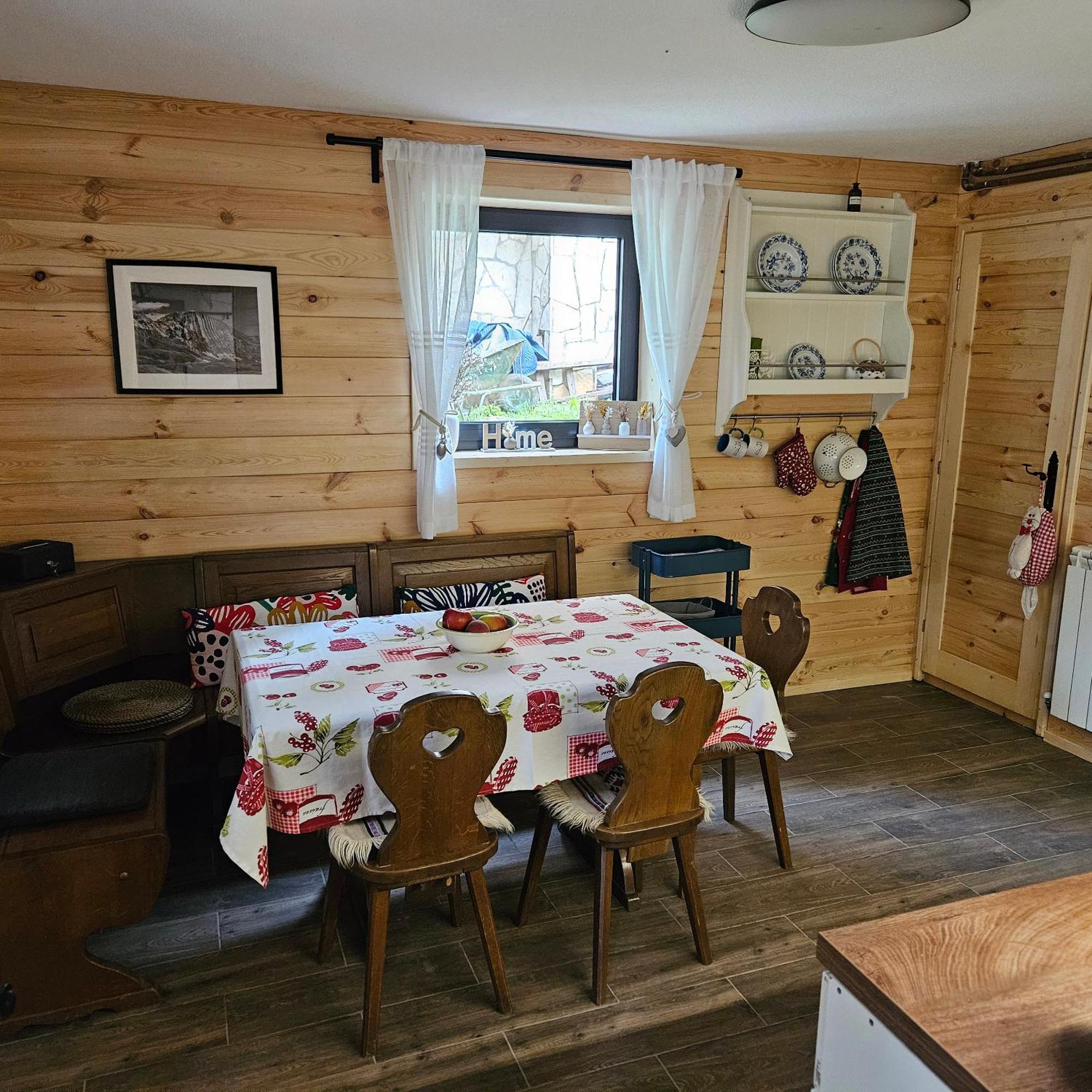 זבליאק Black Lake Chalet מראה חיצוני תמונה