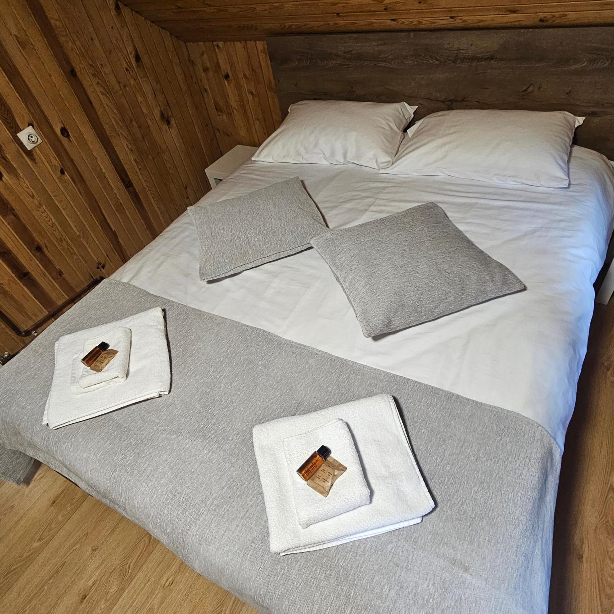 זבליאק Black Lake Chalet מראה חיצוני תמונה